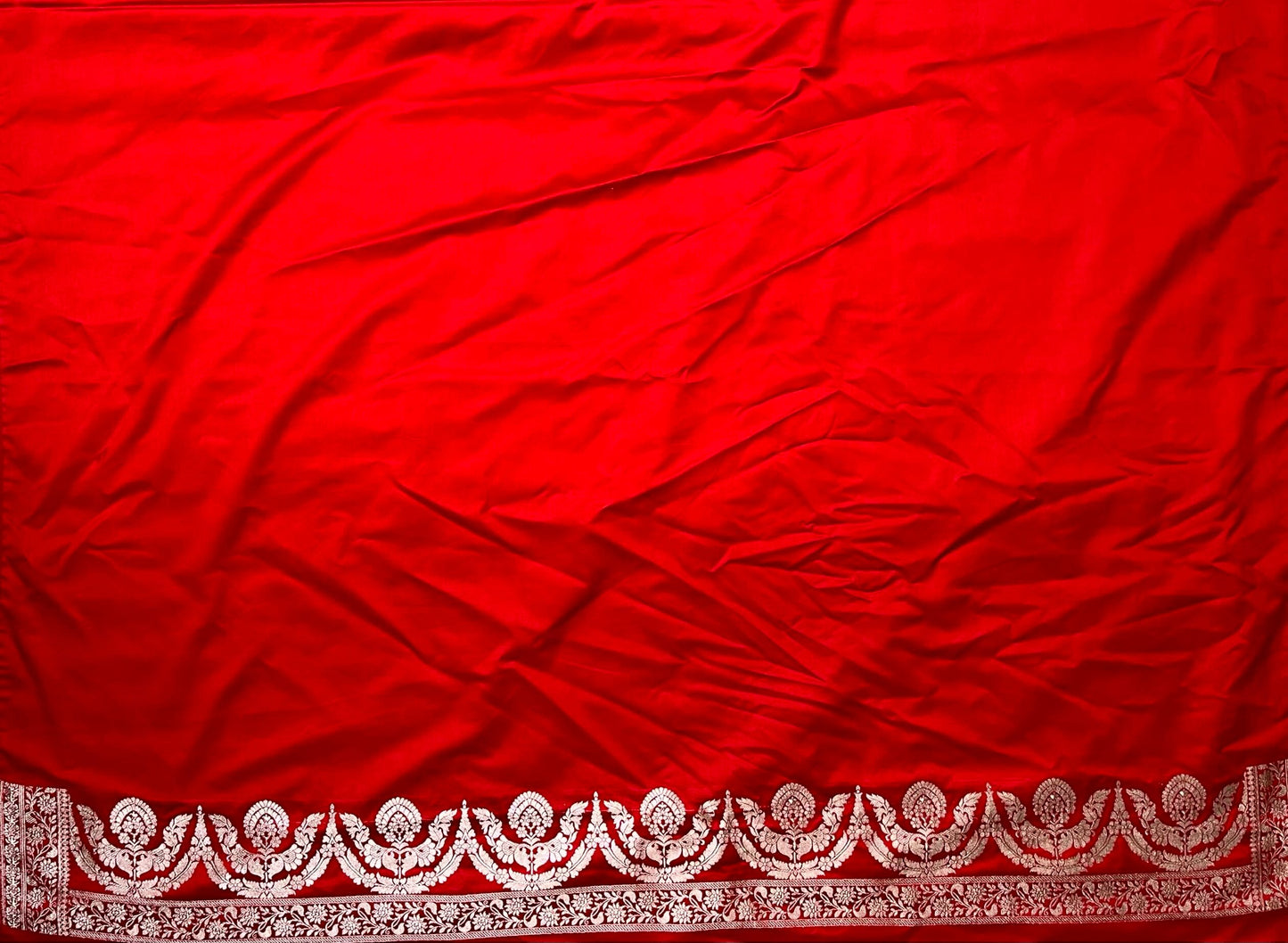 Red Banaras Katan Silk Saree with Body Butti and Border Design b0431ds