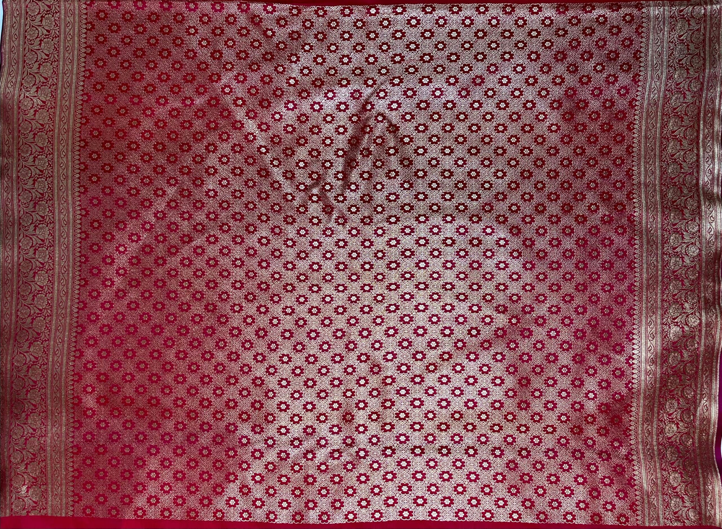 Red Banaras Katan Silk Saree with Body Butti and Border Design b0435ds