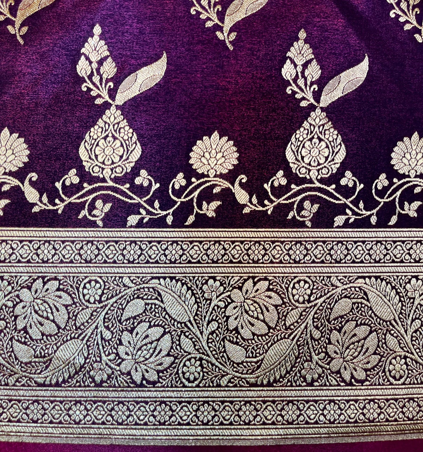 Dark Purple Banaras Katan Silk Saree with Body Butti and Border Design b0438ds