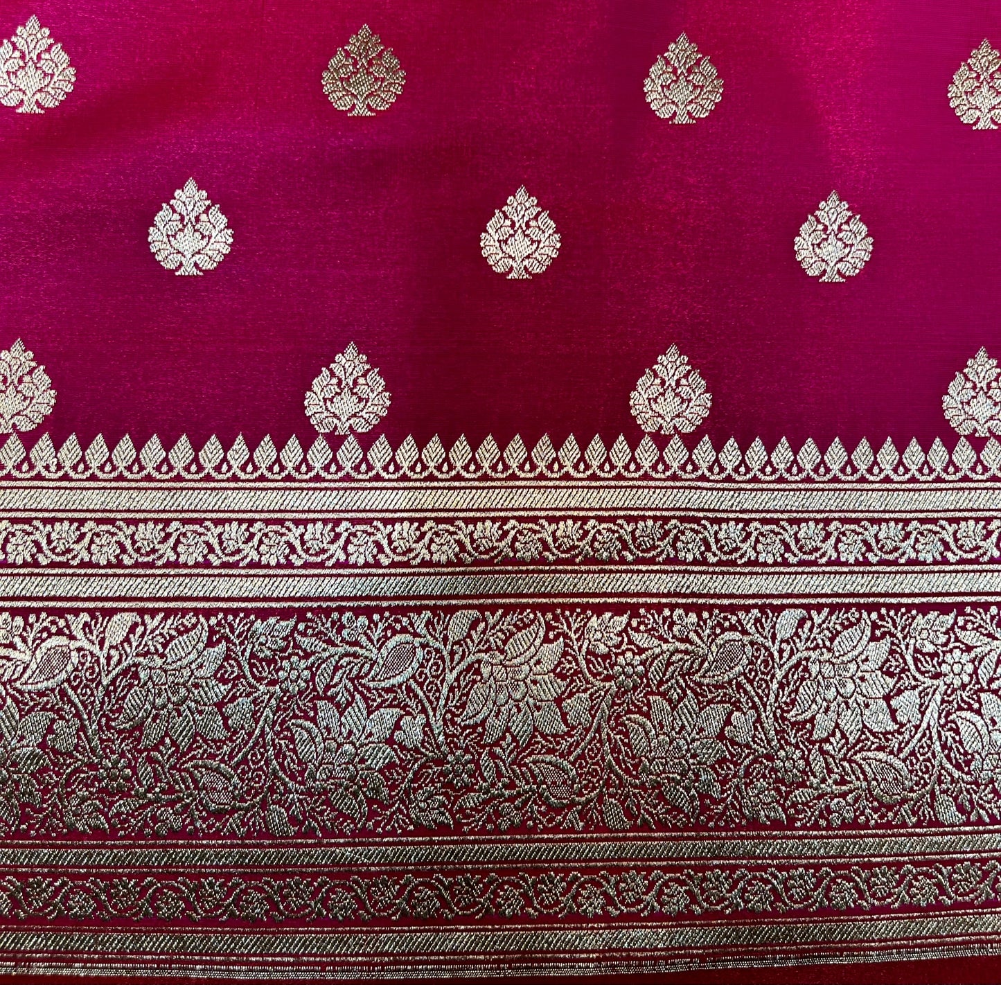 Rani pink Banaras Katan Silk Saree with Body Butti and Border Design b0439ds