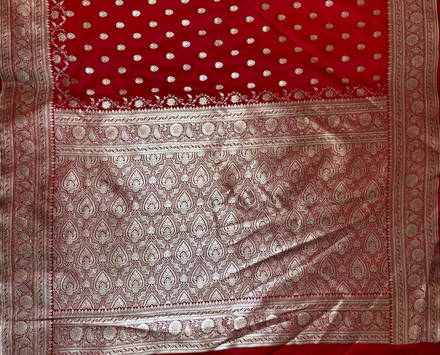 Red Banaras Katan Silk Saree with Body Butti and Border Design b0449ds