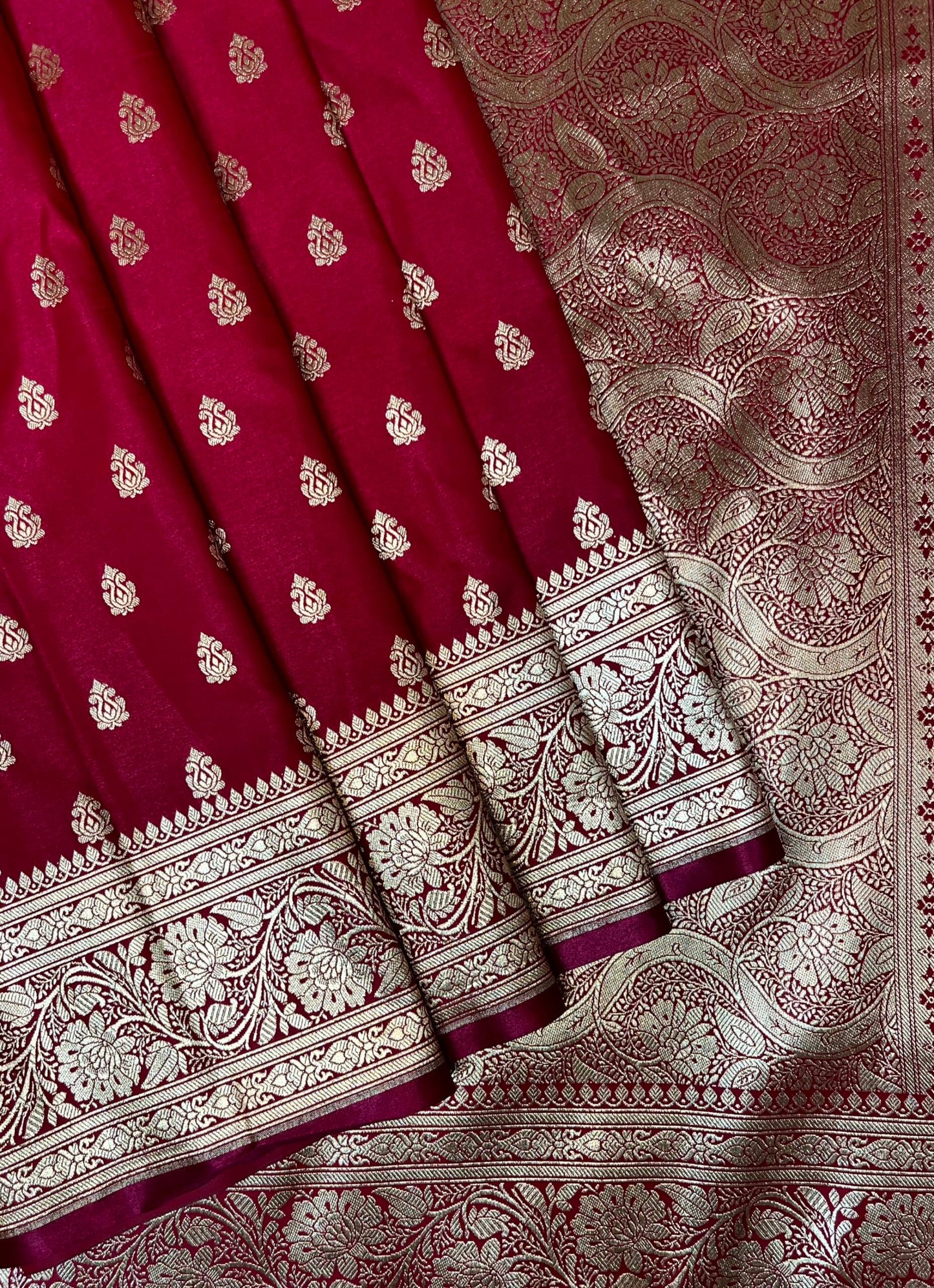 Red Banaras Katan Silk Saree with Body Butti and Border Design b0451ds