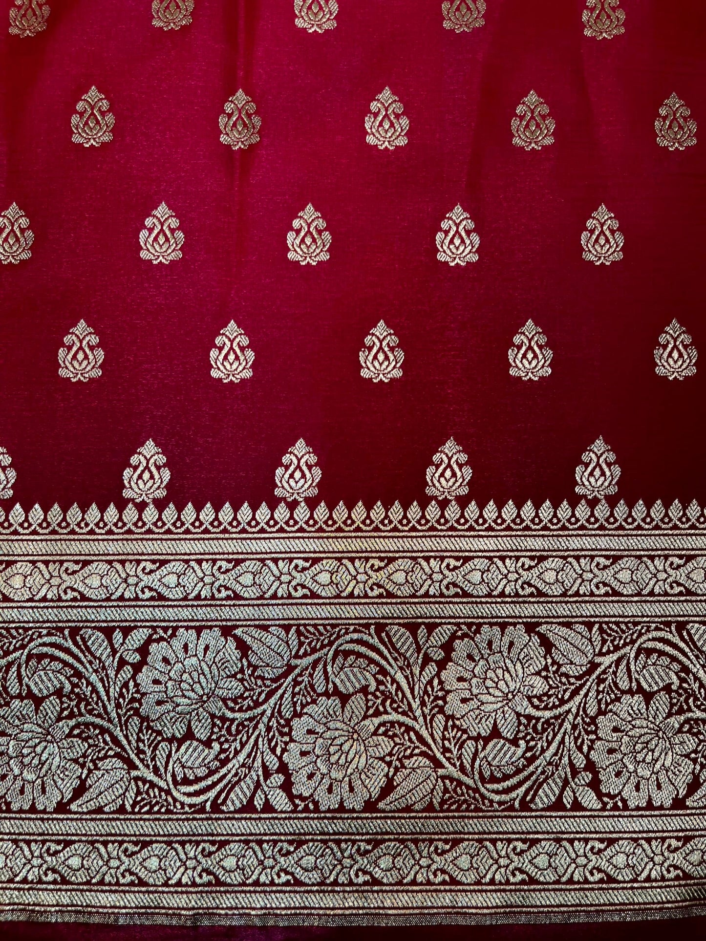 Red Banaras Katan Silk Saree with Body Butti and Border Design b0451ds