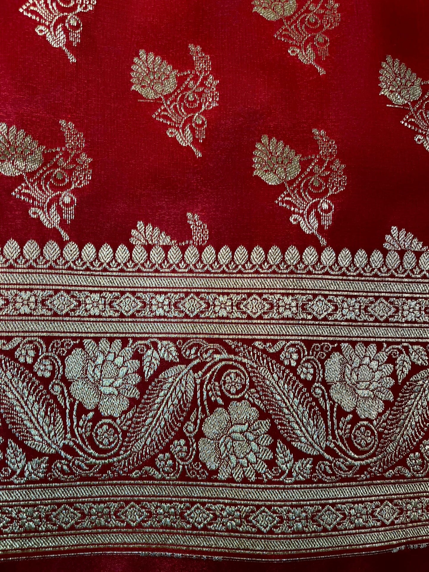 Red Banaras Katan Silk Saree with Body Butti Design b0479ds