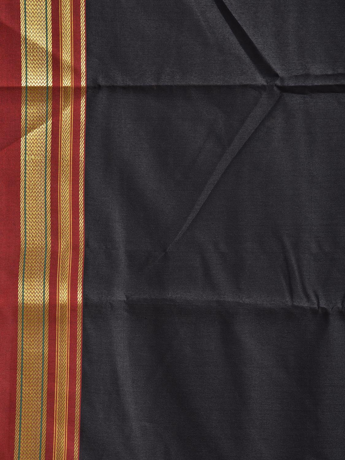 Black and Red Bamboo Cotton Viscose Silk Plain Saree with Strips Pallu Design No Blouse bc0950