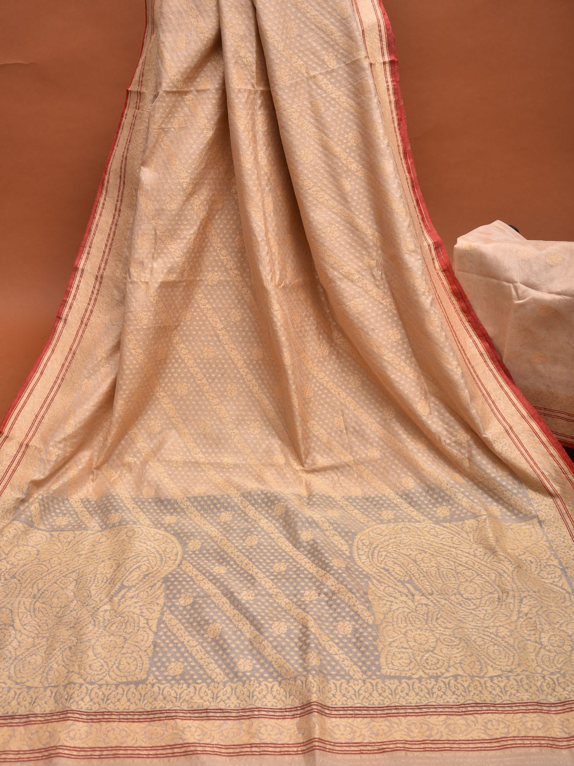 Beige Shwetambari Jamdani Weave Saree with Warp Cotton Weft Pure Silk and Pure Zari b0295