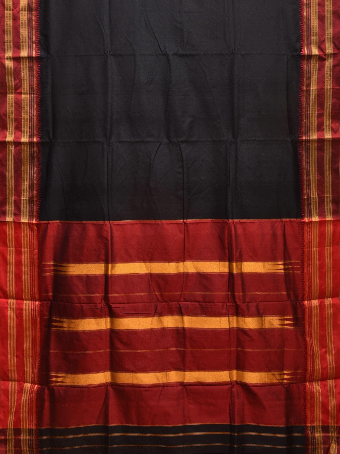 Black and Maroon Narayanpet Silk Handloom Plain Saree with Contrast Pallu Design No Blouse np0932