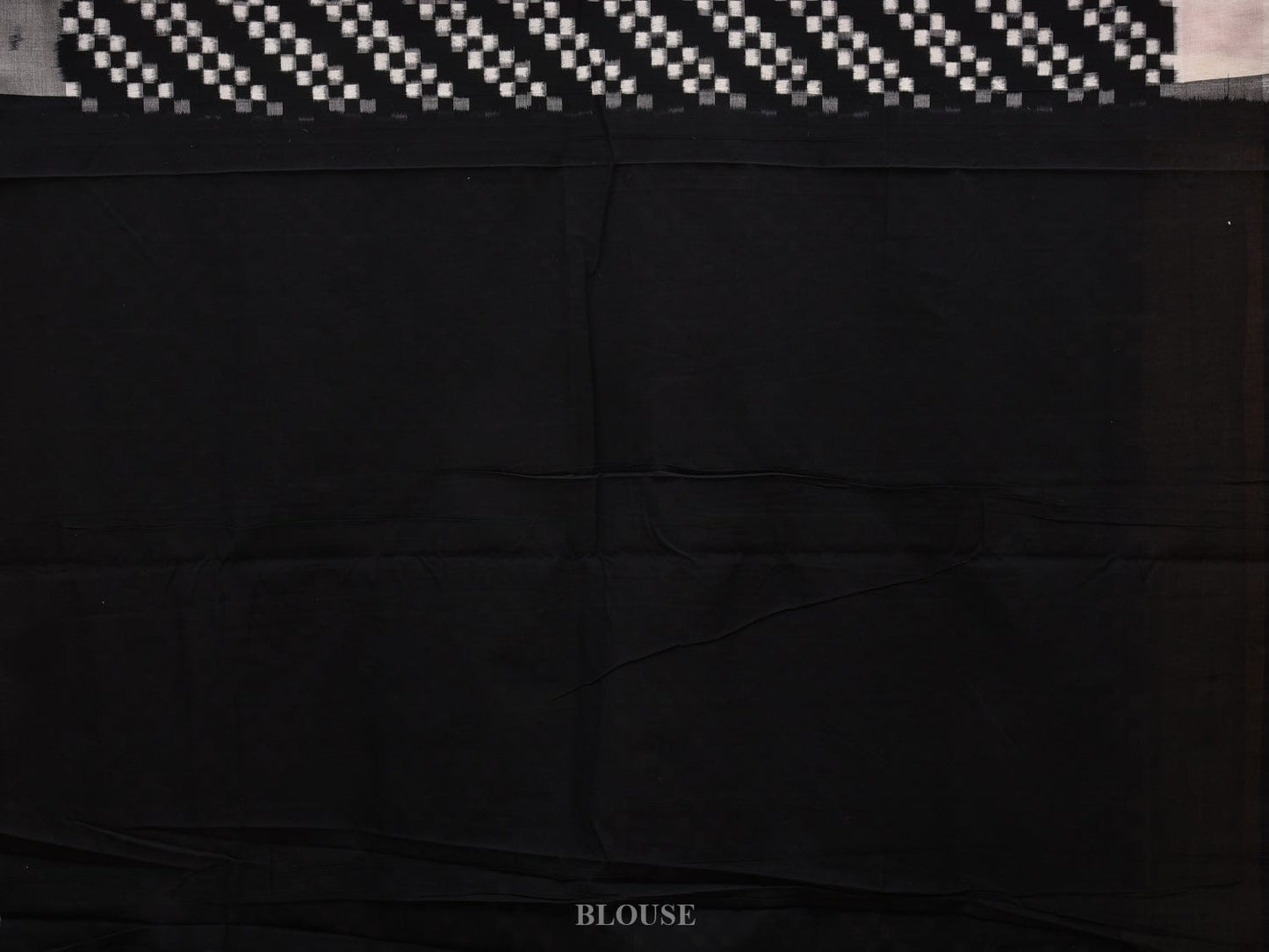 Black and White Pochampally Double Ikat Cotton Handloom Saree with Diagonal Design i0704