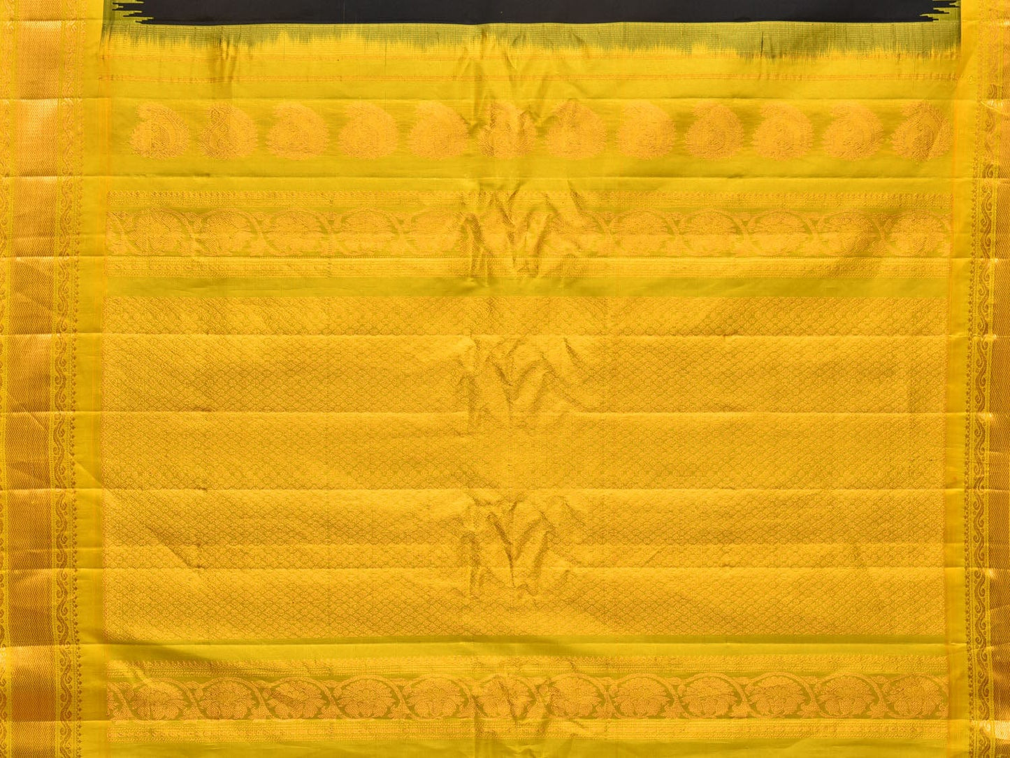 Black and Yellow Gadwal Silk Handloom Saree with Mango Pallu Design g0331