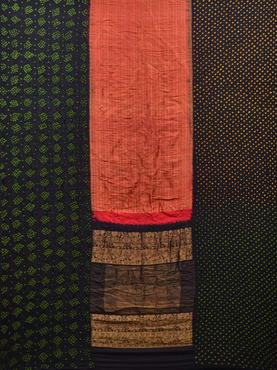 Black Bandhani Kanchipuram Silk Handloom Saree with Middle Brocade Design bn0230