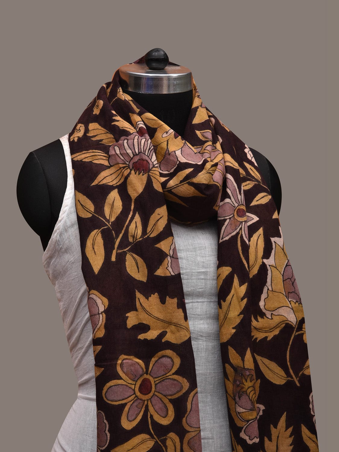 Black Kalamkari Hand Painted Cotton Handloom Dupatta with Flowers and Peacocks Design ds2704