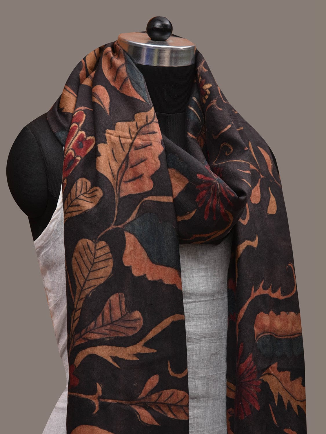 Black Kalamkari Hand Painted Kanchipuram Silk Handloom Dupatta with Floral Design ds2816