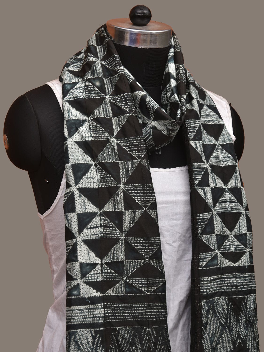 Black Shibori Silk Handloom Stole with Triangle Design ds3107