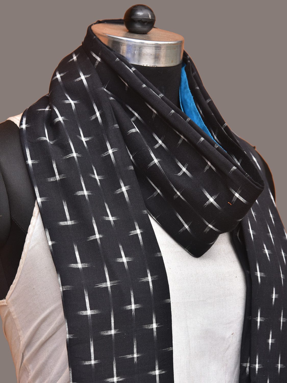 Blue and Black Pochampally Ikat Cotton Handloom Dupatta with Plus Buta Design ds1826
