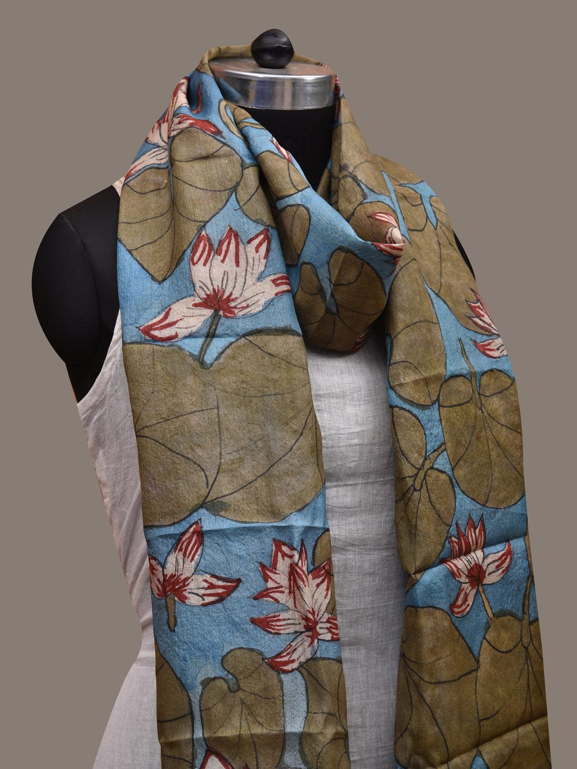 Blue and Green Kalamkari Hand Painted Tussar Handloom Dupatta with Lotus Flowers and Leaves Design ds2871