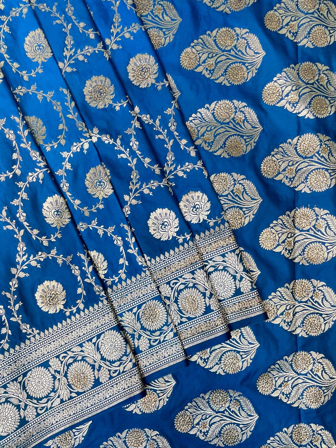 Blue Banaras Katan Silk Saree with Body Butti and Stone Work Design b0388ds