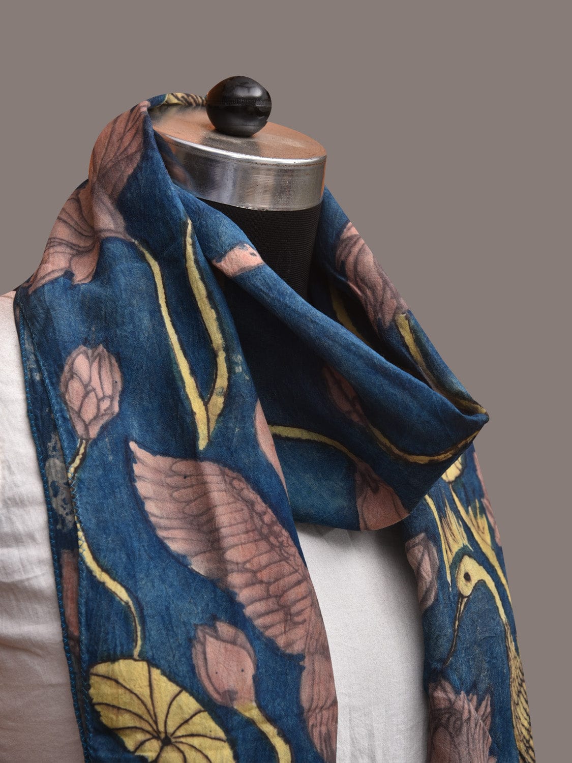 Blue Kalamkari Hand Painted Sico Stole with Lotus and Crane Design ds3583