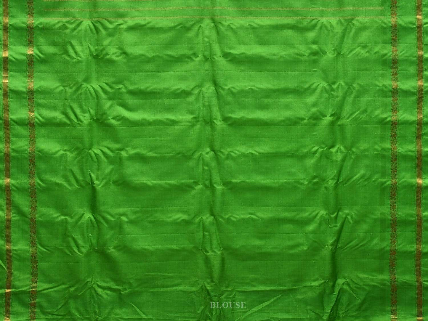 Cream and Green Gadwal Silk Handloom Saree with Checks Design g0282