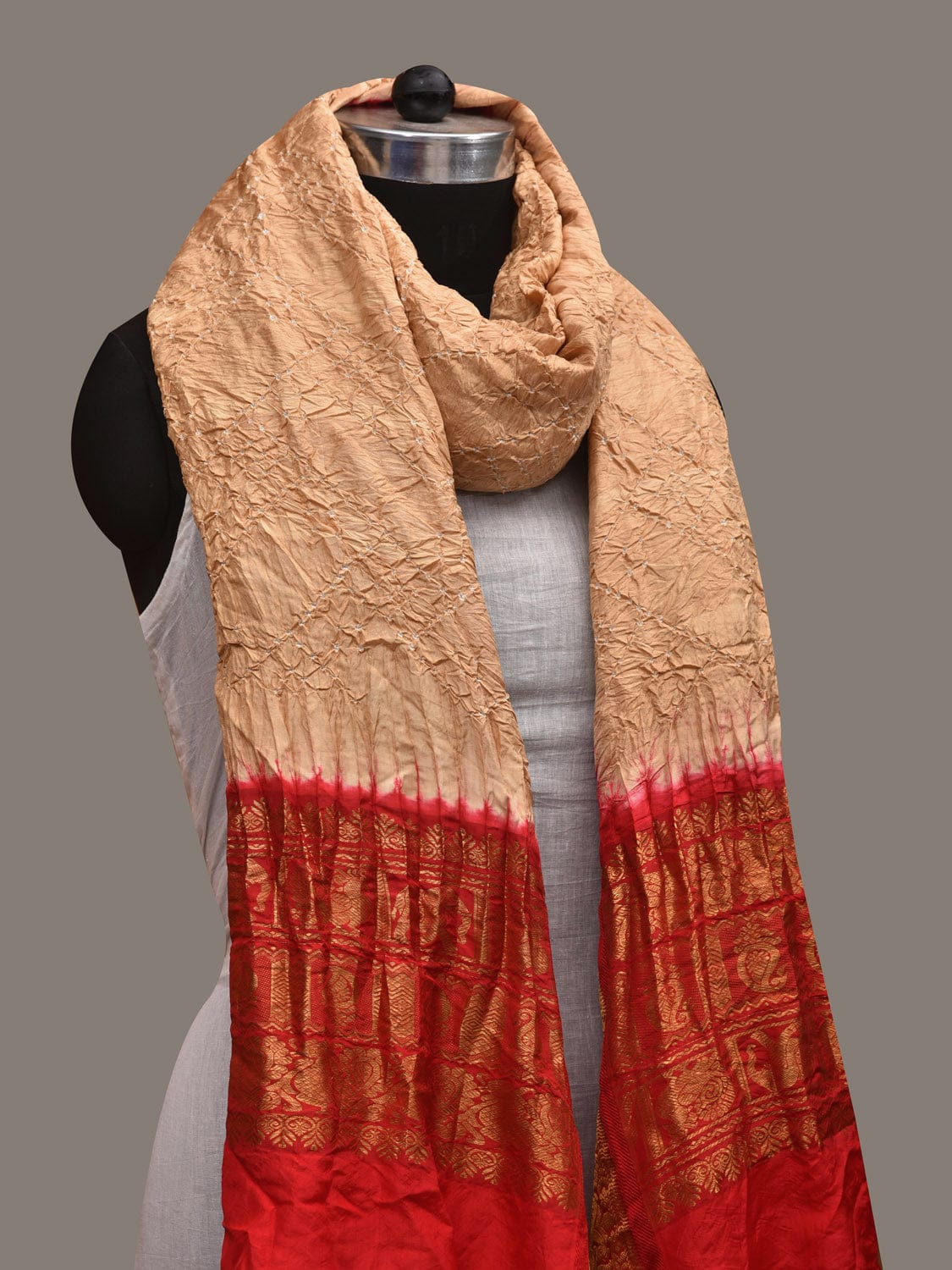 Cream and Red Bandhani Kanchipuram Silk Handloom Dupatta with Border Design ds2949