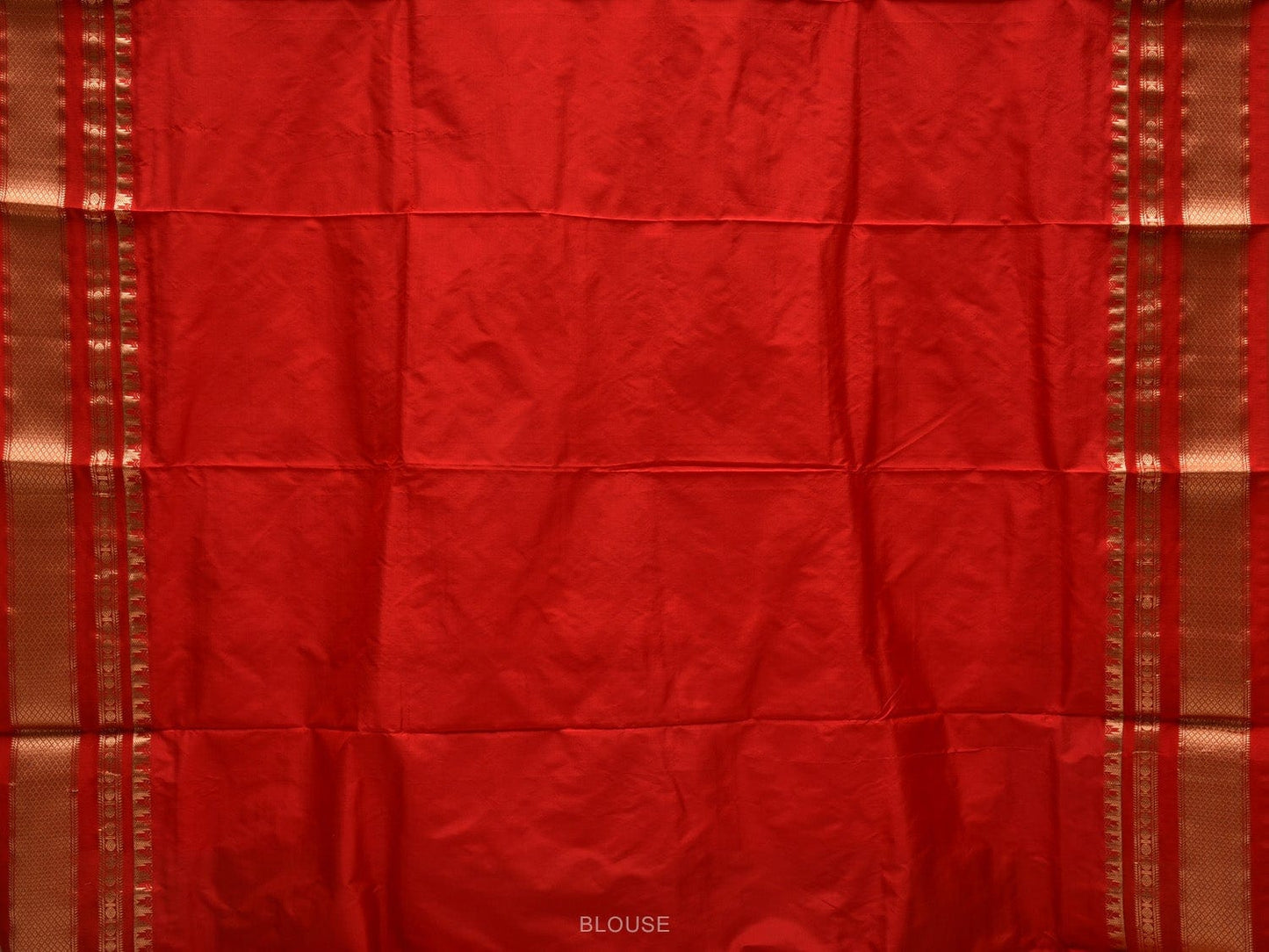 Cream and Red Gadwal Silk Handloom Saree with Checks Design g0287