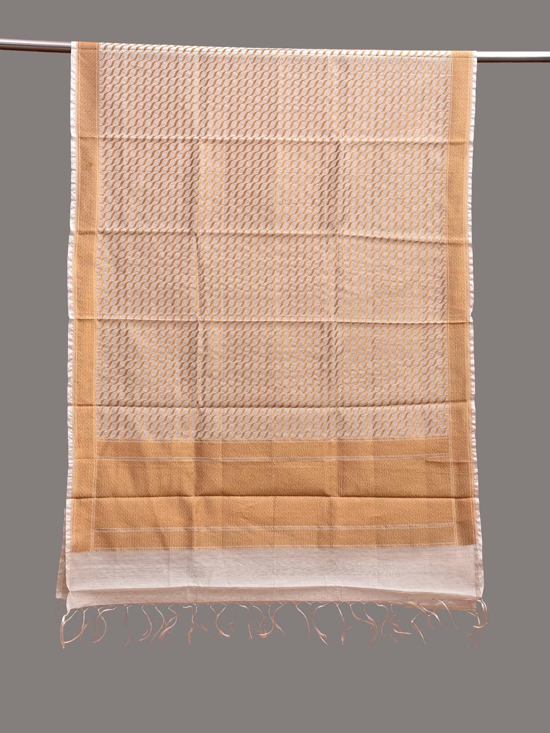 Cream Banaras Cotton Silk Dupatta with Diagonal Design ds3750