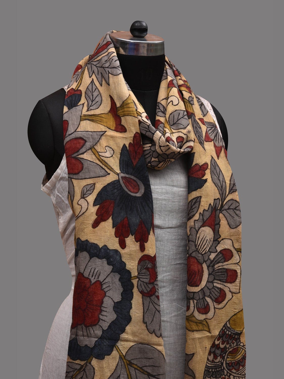 Cream Kalamkari Hand Painted Cotton Handloom Dupatta with Floral and Peacock Design ds2608