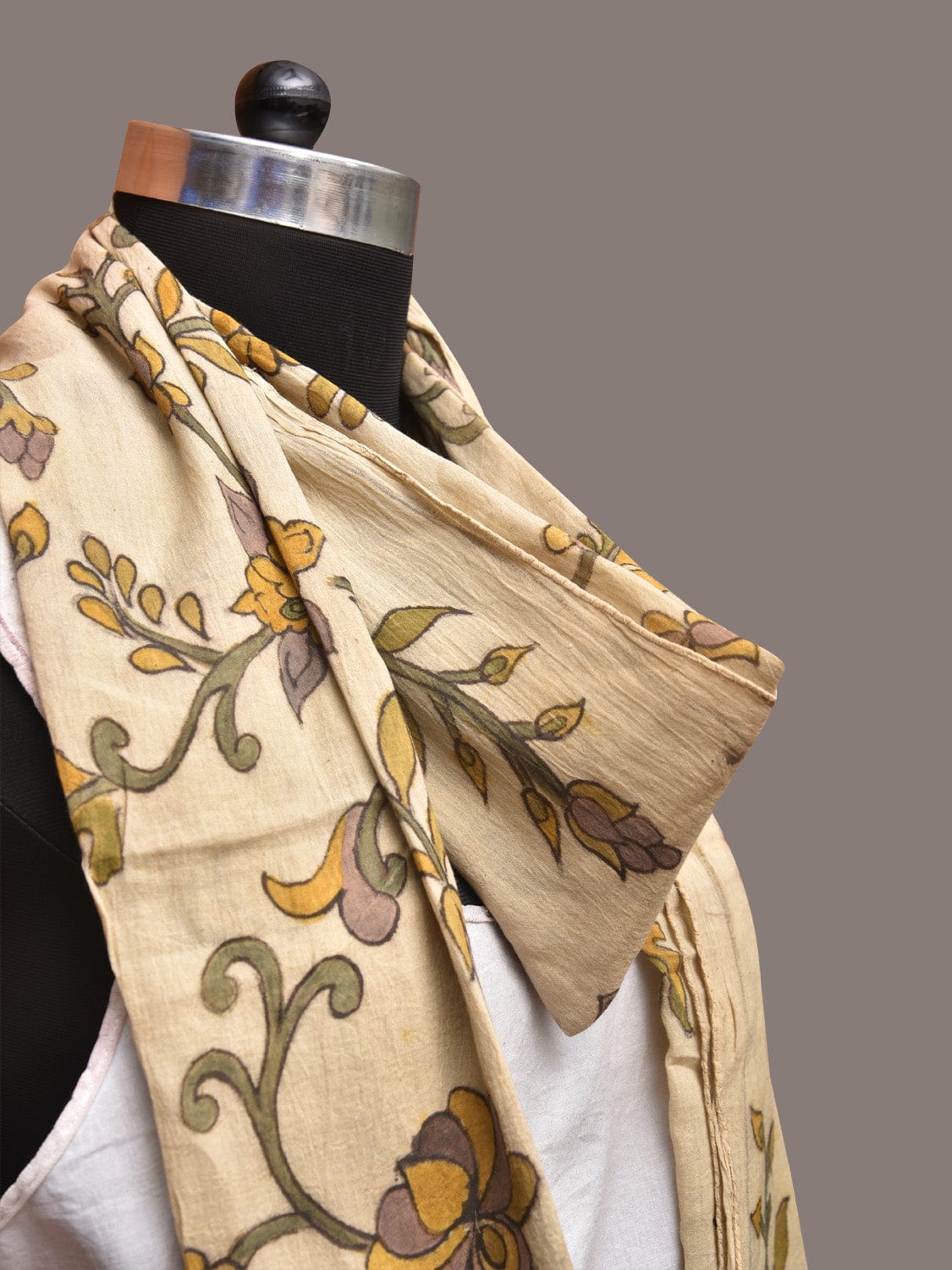 Cream Kalamkari Hand Painted Cotton Handloom Stole with Floral and Birds Design ds3387