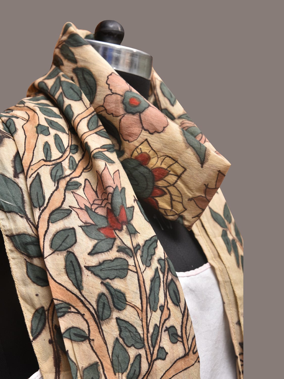Cream Kalamkari Hand Painted Sico Stole with Tree of Life Design ds3389