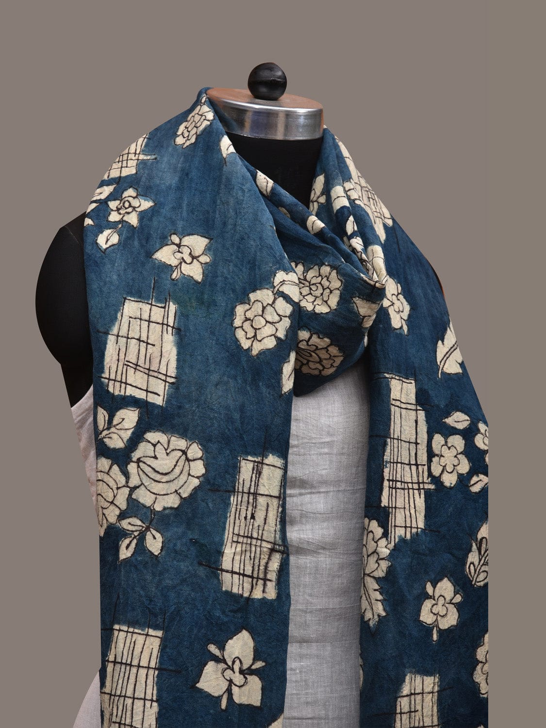 Dark Blue Kalamkari Hand Painted Cotton Handloom Dupatta with Floral and Abstract Design ds2872