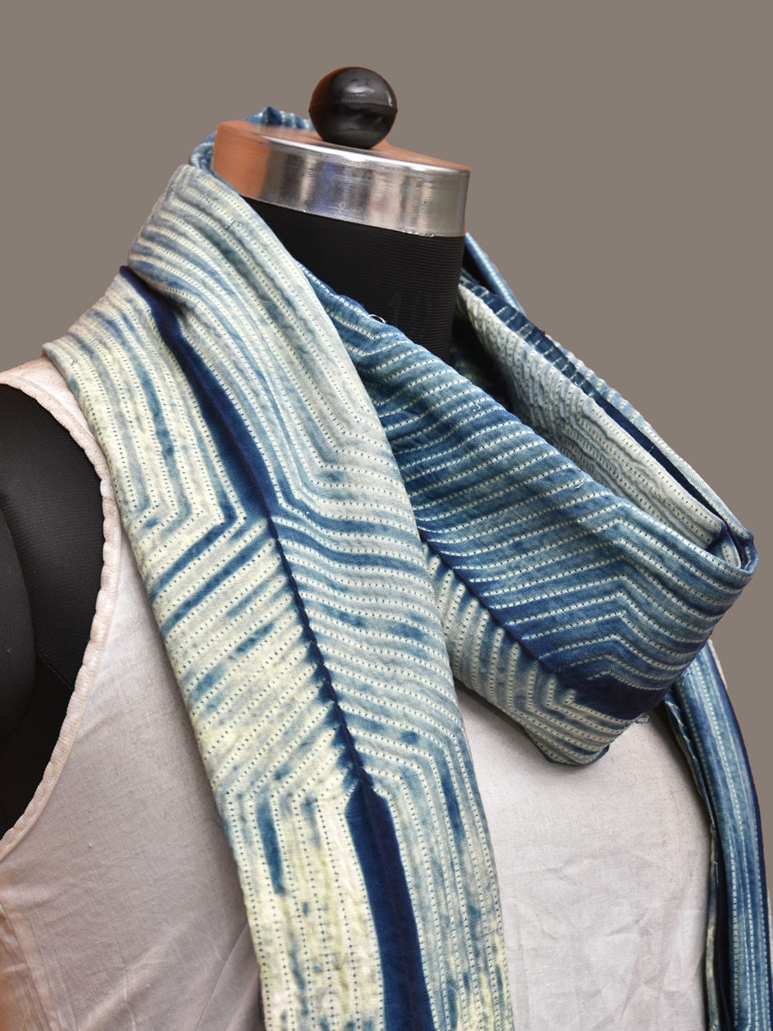 Dark Blue Shibori Cotton Handloom Dupatta with Hezagon Design ds3256