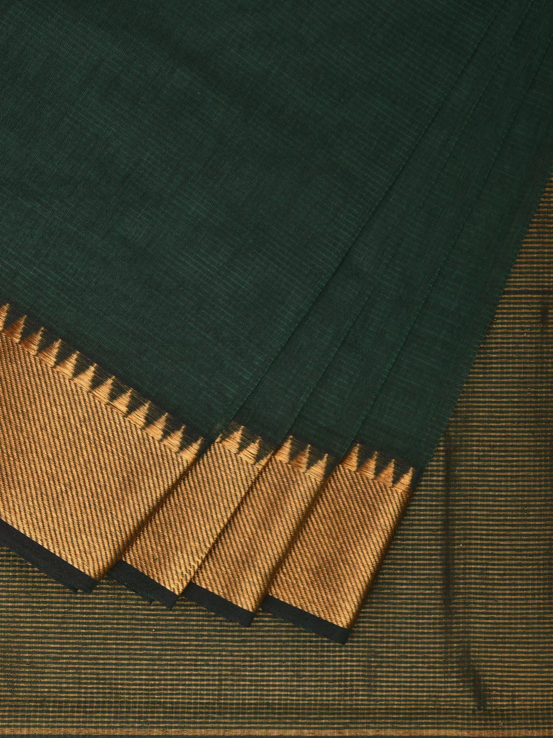 Dark Green Mangalgiri Cotton Handloom Plain Saree with Strips Pallu Design No Blouse mn0064