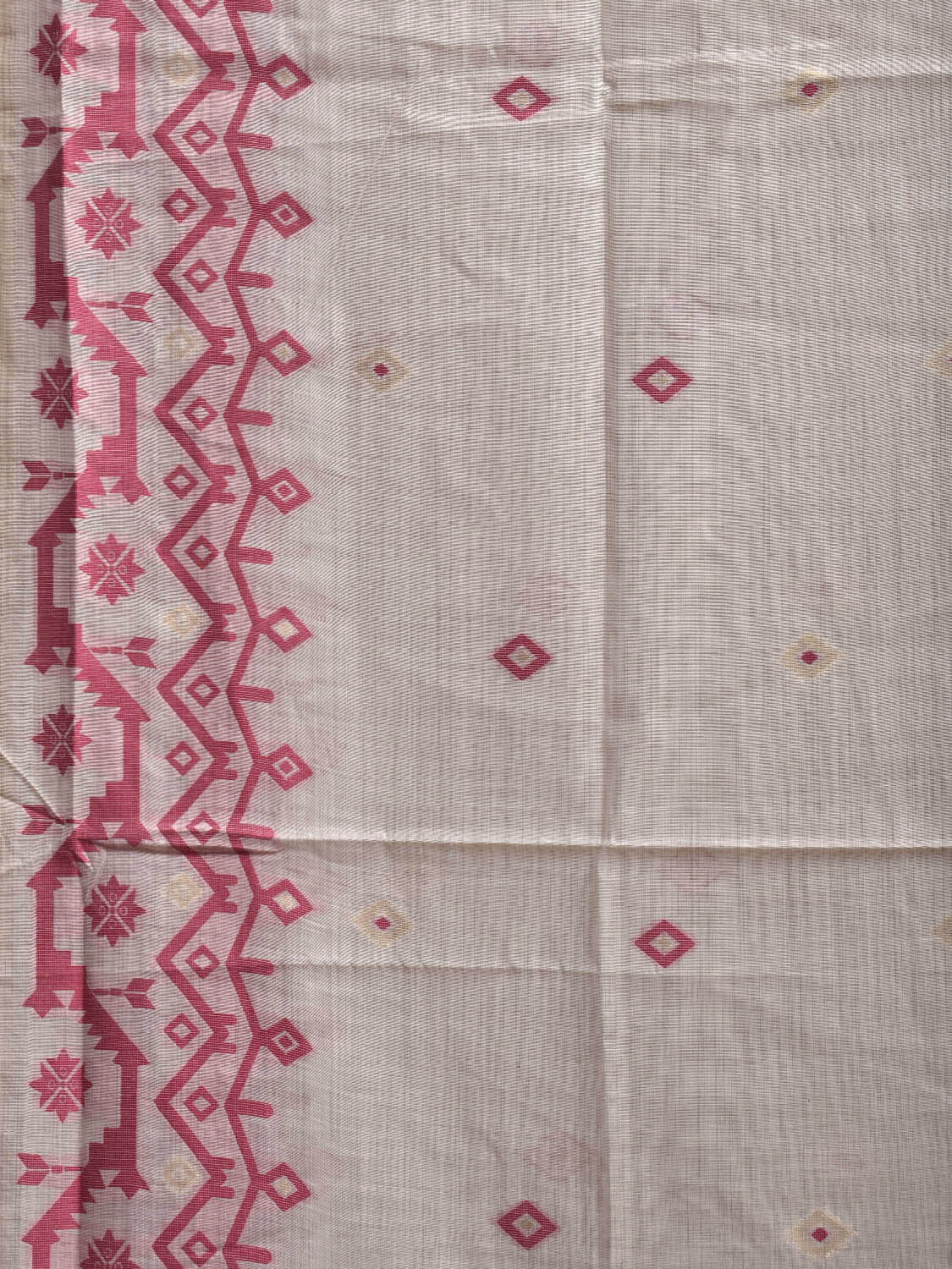 White and Red Dhakai Jamdani Cotton Viscose Saree with Geometric Border and Pallu Design dj0205