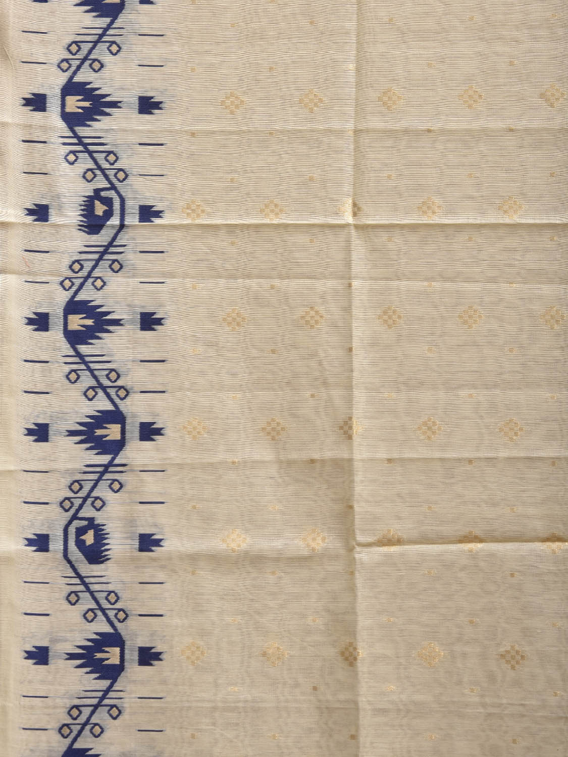 White and Blue Dhakai Jamdani Cotton Viscose Saree with Zig-Zag Border and Pallu Design dj0213