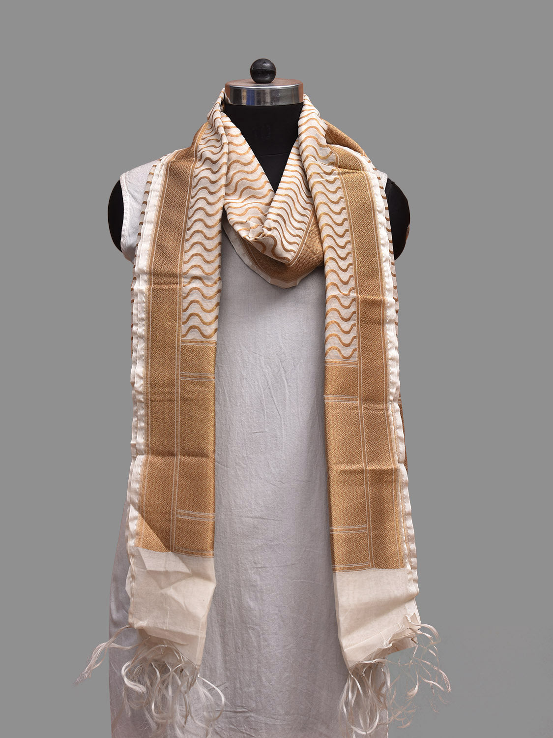 Cream Banaras Sico Dupatta with Waves and Border Design ds3687