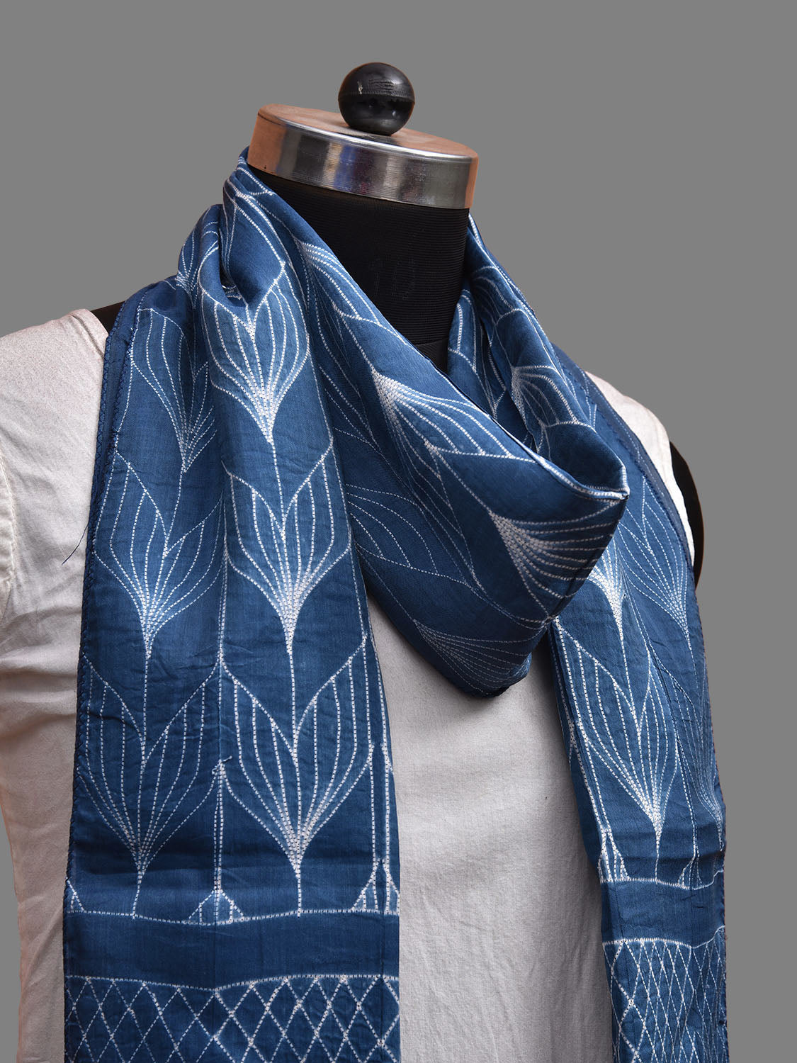 Blue Shibori Sico Stole with Leaves and Grill Design ds3699