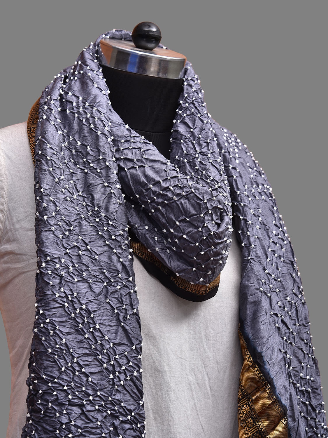 Grey and Black Bandhani Kanchipuram Silk Handloom Dupatta with Zig-Zag Design ds3708