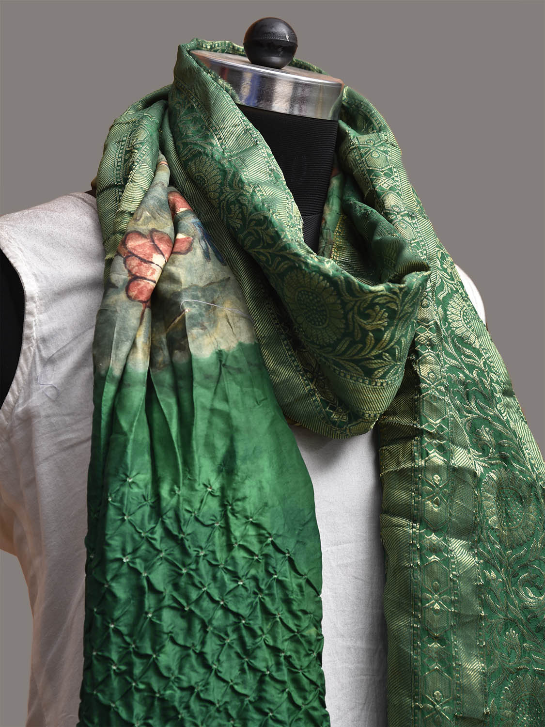 Green Bandhani Kanchipuram Silk Dupatta with Floral Kalamkari Work Design ds3799
