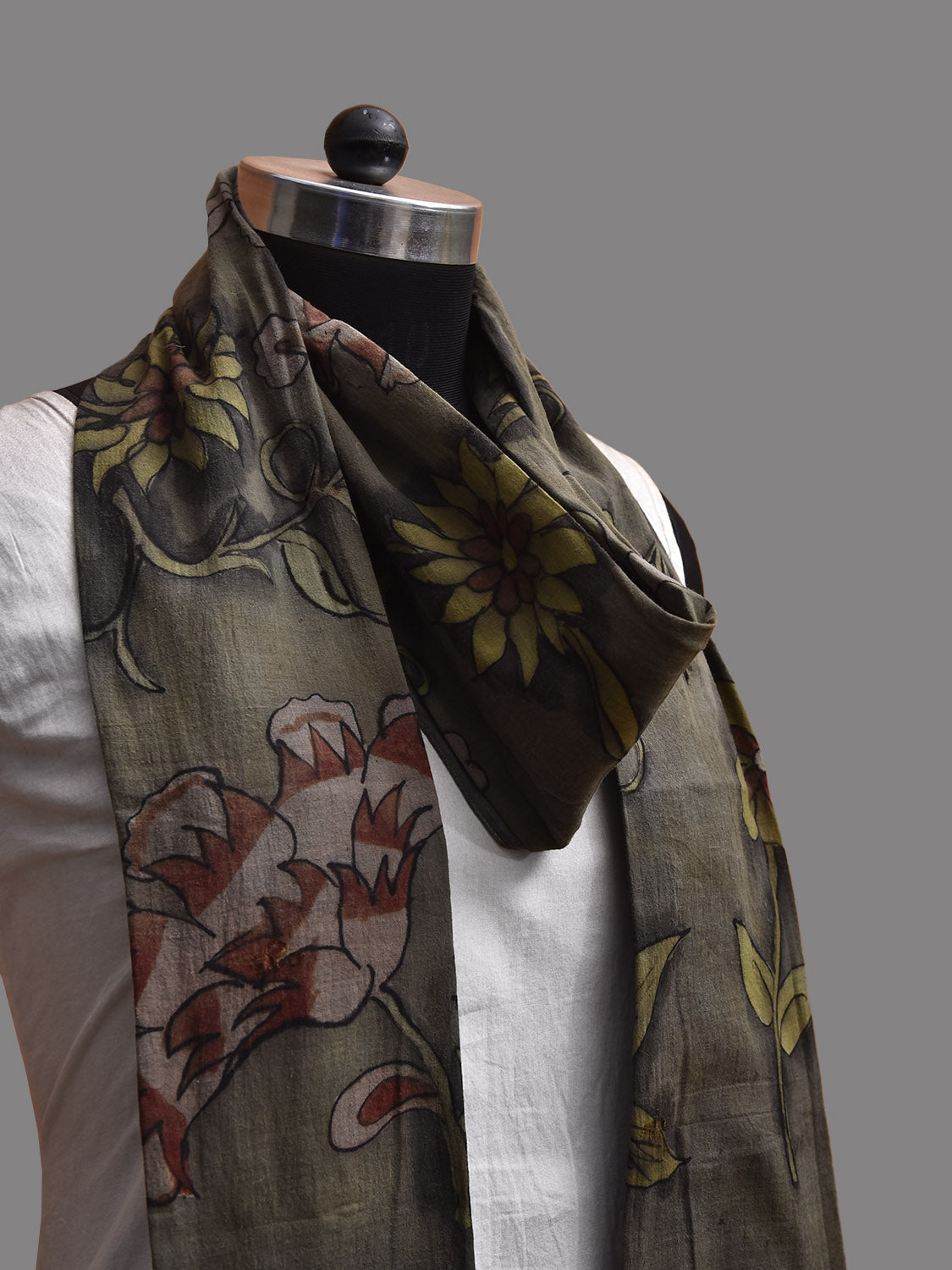Grey Kalamkari Hand Painted Khadi Cotton Stole with Floral Design ds3804