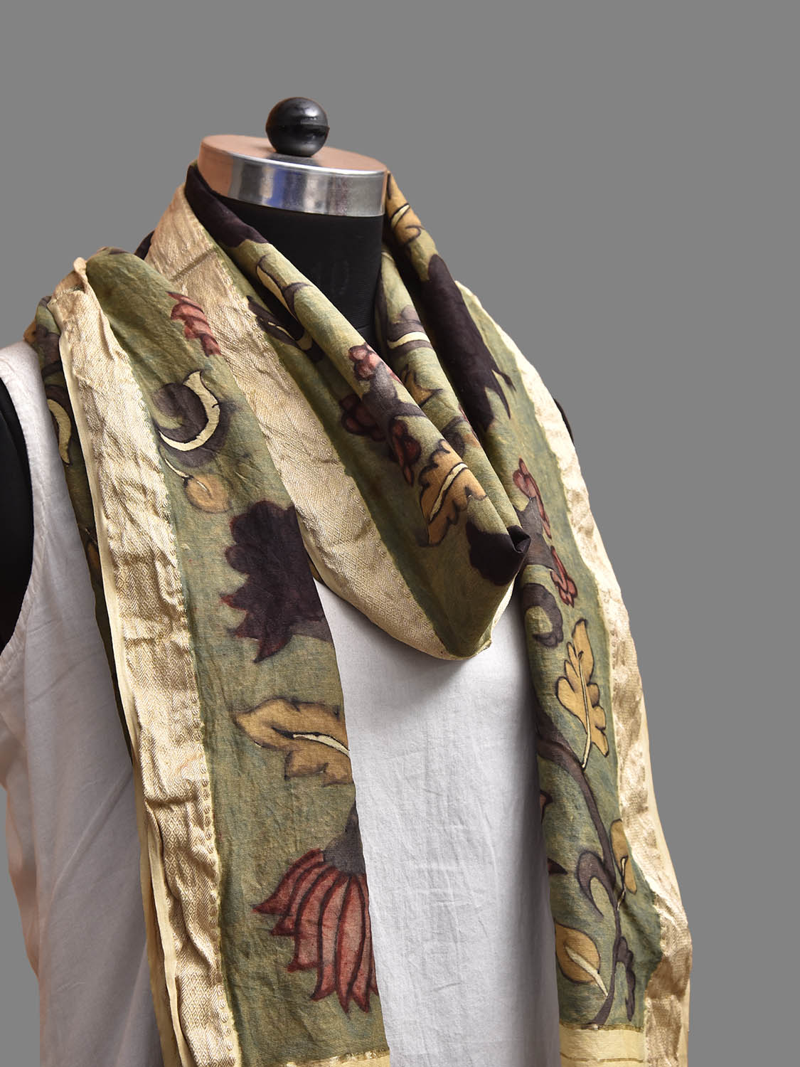 Light Green Kalamkari Hand Painted Cotton Silk Dupatta with Lotus Flowers Design ds3824