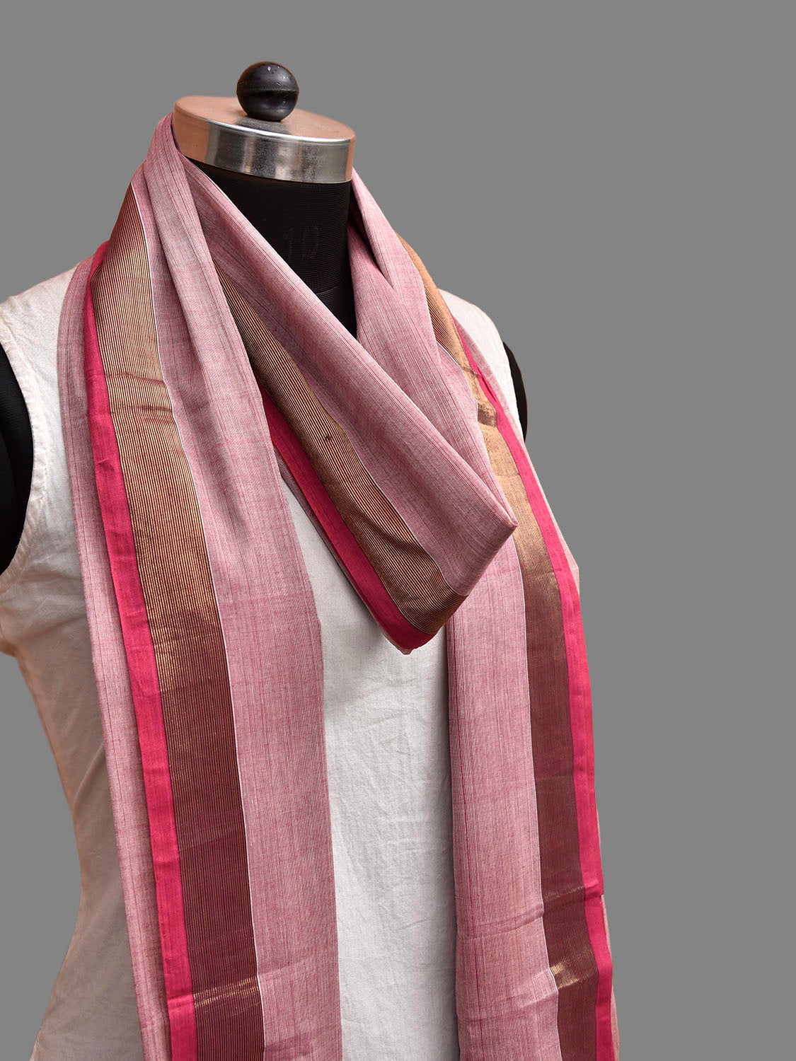 Light Pink Venkatagiri Cotton Dupatta with Pasley Pallu Design ds3835