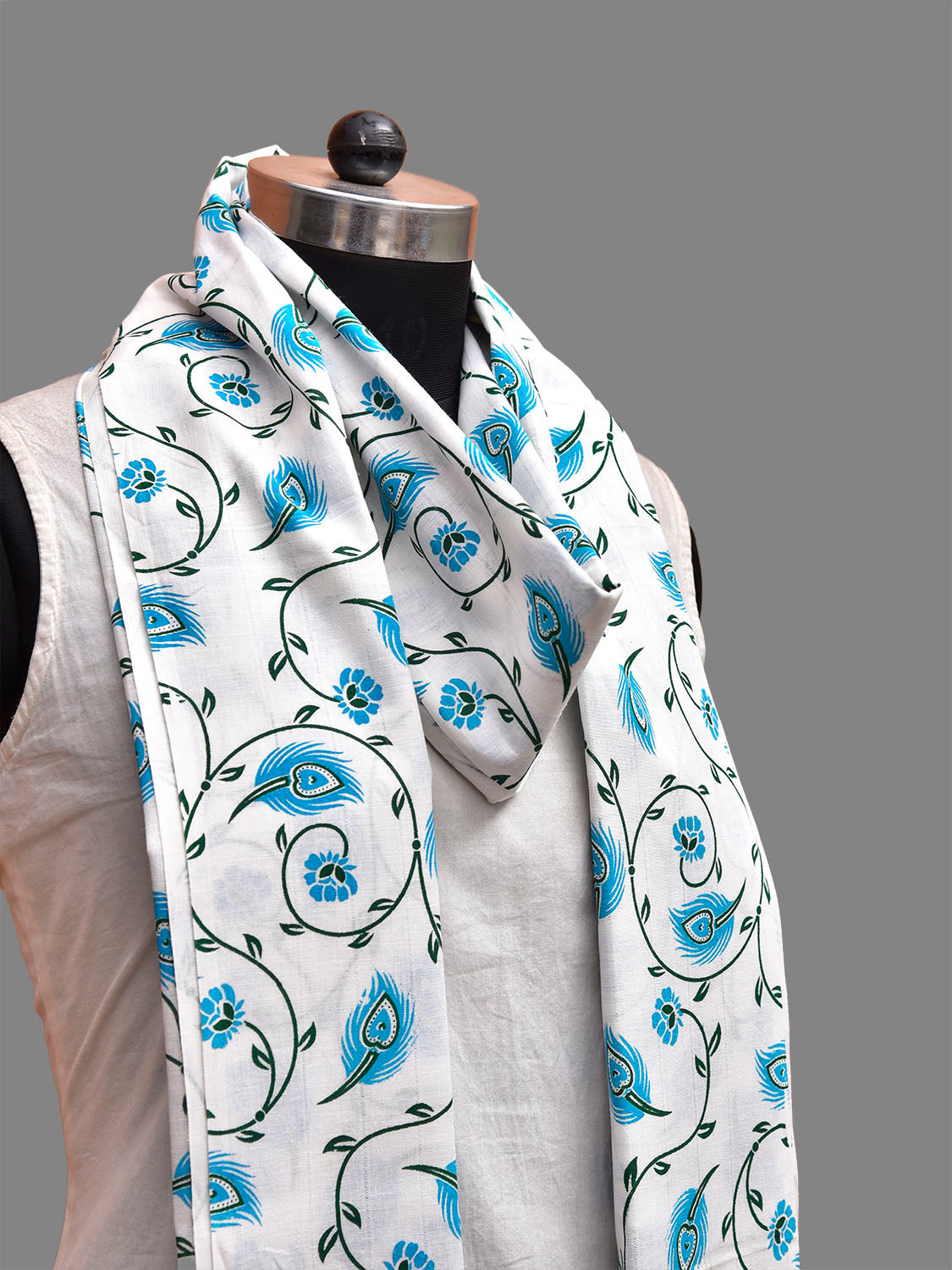 White and Blue Printed Cotton Dupatta with Peacock Feather Design ds3839