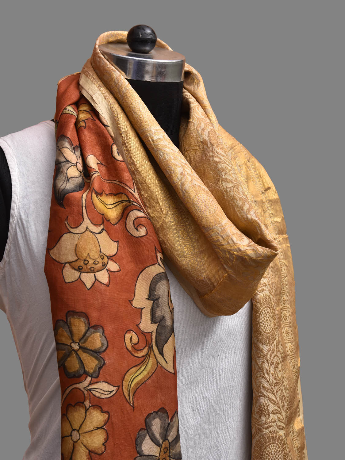 Red and Cream Kalamkari Hand Painted Kanchipuram Silk Dupatta with Floral Design ds3848