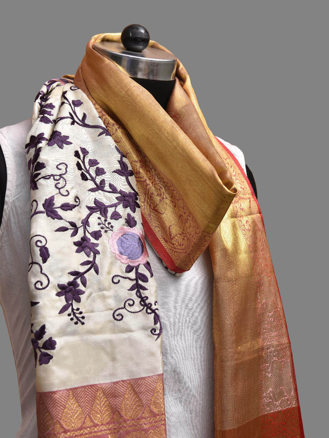 White and Red Parsigara Kanchipuram Silk Dupatta with Floral and Birds Design ds3851