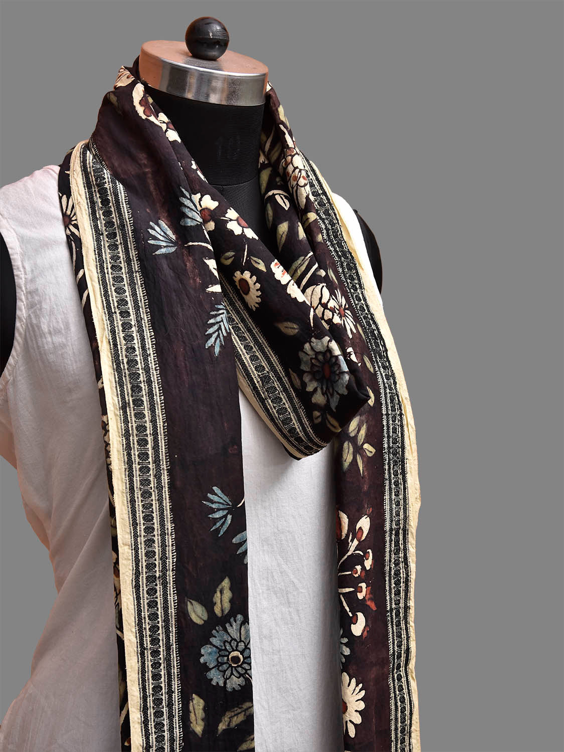 Black Kalamkari Hand Painted Cotton Handloom Dupatta with Tree of Life Design ds3880