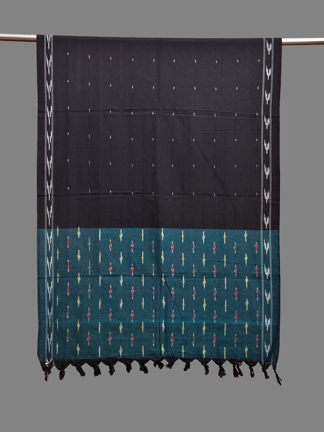 Black and Teal Pochampally Ikat Cotton Handloom Dupatta with Buta Pallu Design ds3914