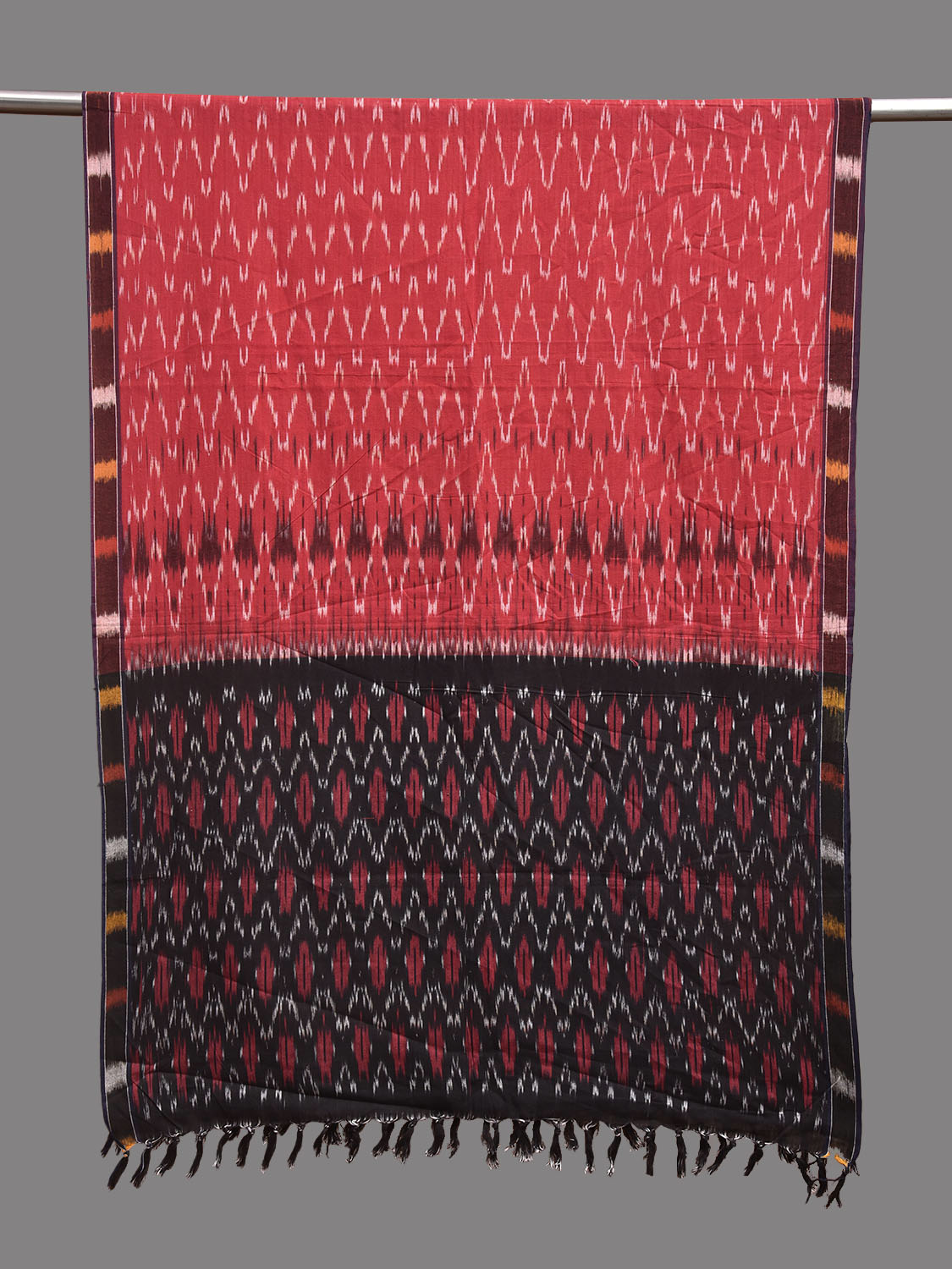 Red and Black Pochampally Ikat Cotton Handloom Dupatta with Zig-Zag Design ds3916