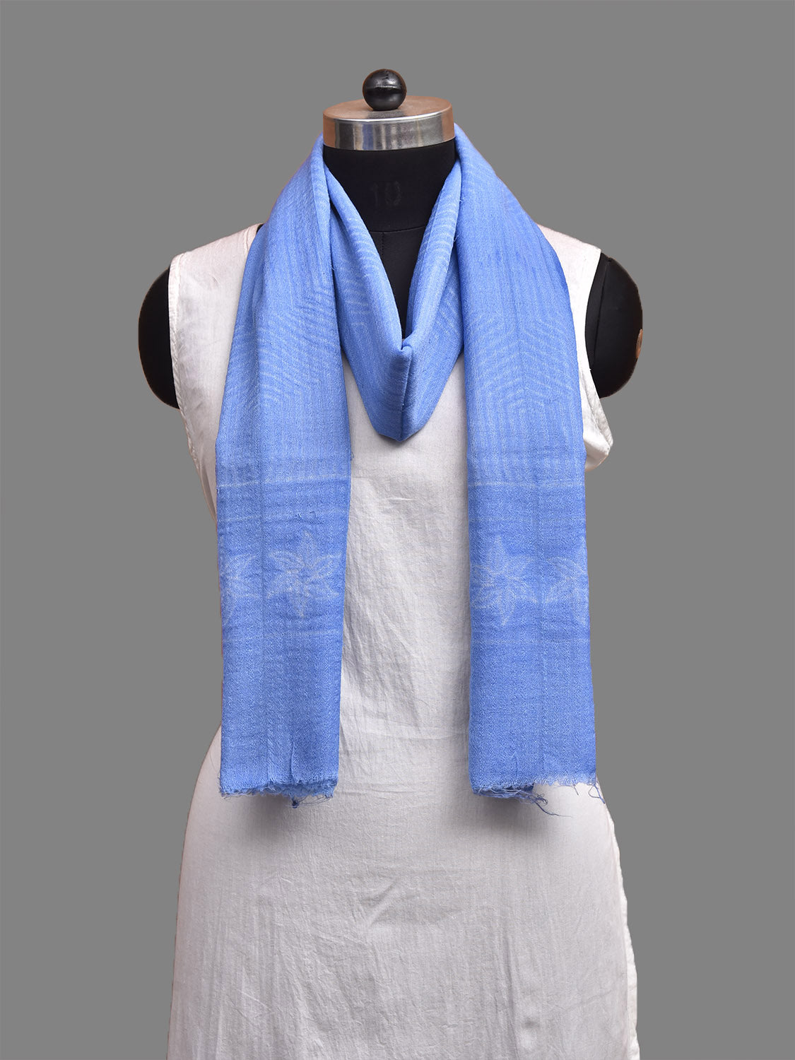 Blue Shibori Woolen Stole with Grill and Floral Design ds3947