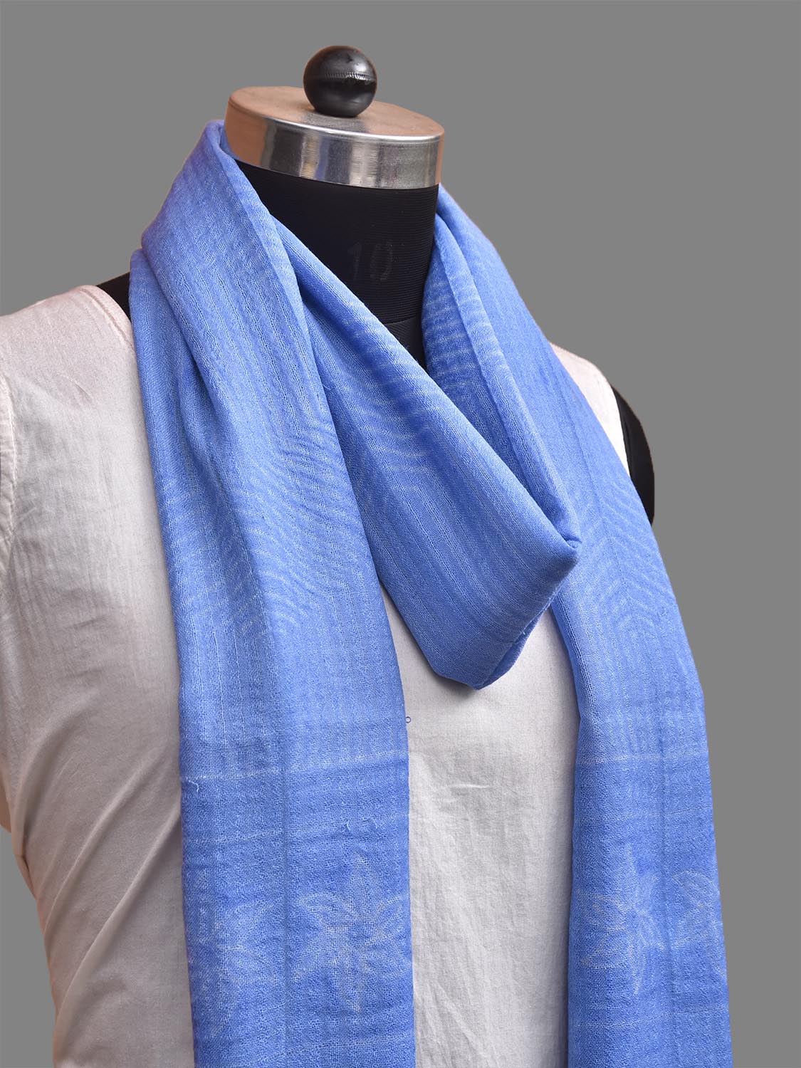 Blue Shibori Woolen Stole with Grill and Floral Design ds3947