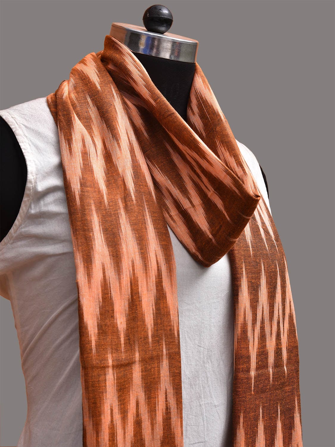 Fawn and Cream Ikat Cotton Handloom Dupatta with Zig-Zag Design ds3748