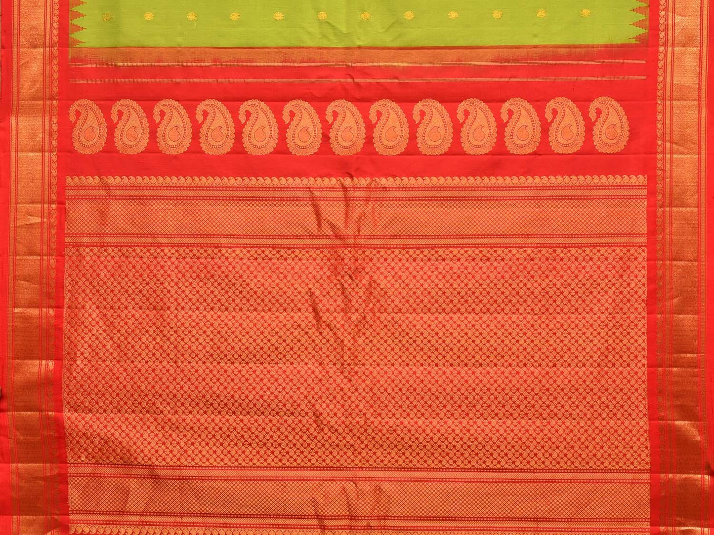 Green and Red Gadwal Silk Handloom Saree with Mango Pallu Design g0333
